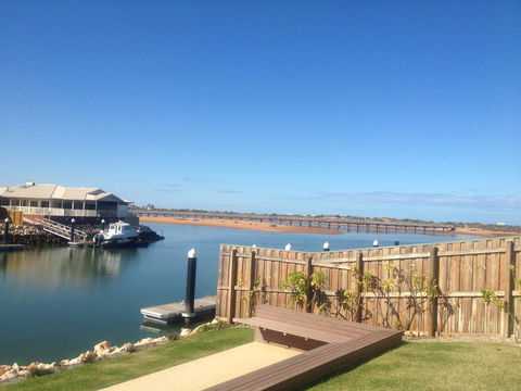 The Carnarvon Luxury Canal Home - Mackay Tourism 2