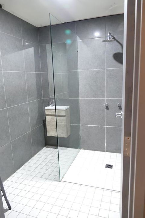 The Crown & Anchor Hotel - Mackay Tourism 1