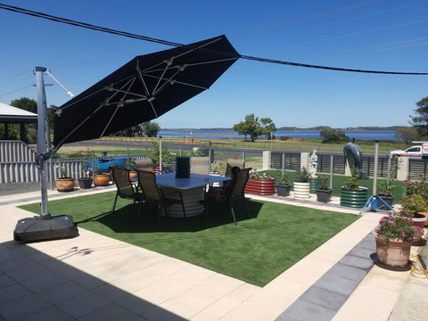 The DOLPHIN PLACE - Mackay Tourism 2