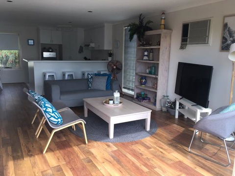 The Esplanade Holiday Home - Mackay Tourism 3