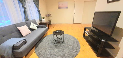 The Flower Homestay - Mackay Tourism 1