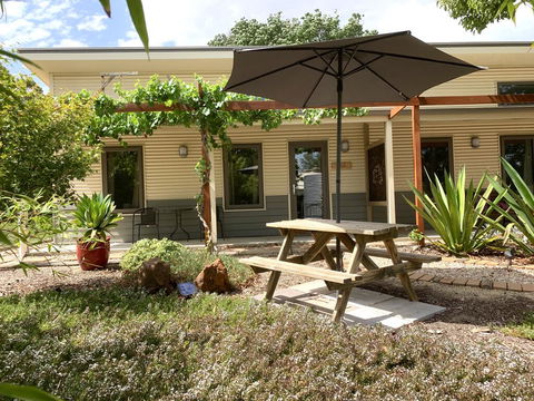 The Grape And Olive At Willunga - Mackay Tourism 0