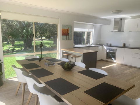 The Lake House - Mackay Tourism 2