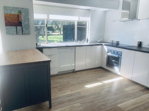 The Lake House - Mackay Tourism 1