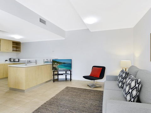 The Lighthouse At Iluka Resort Apartments - Mackay Tourism 3