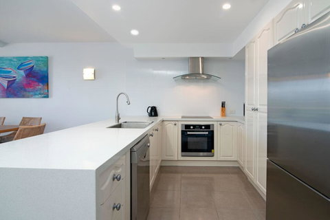 The Rocks Resort, Unit 1C - Mackay Tourism 1