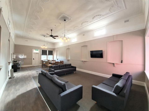 The Royal Hotel - Mackay Tourism 2