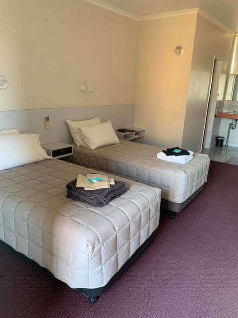 The Royal Motel - Mackay Tourism 1