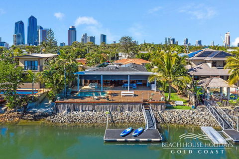 The Savoy Beach House - Mackay Tourism 0