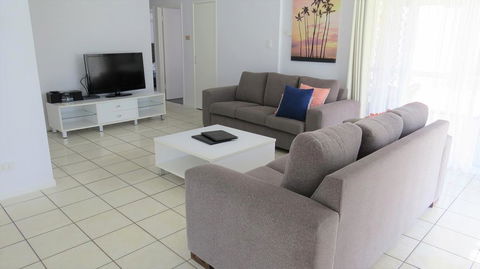 The Shores Holiday Apartments - Mackay Tourism 1