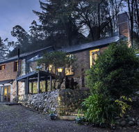 The Stone on the Hill - 3 bedroom house - Mackay Tourism