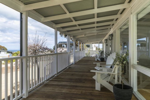 The Summer House Retreat Torquay - Mackay Tourism 1