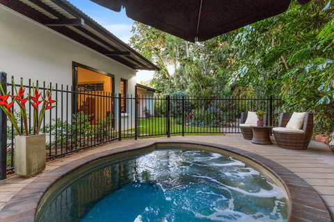 The Tropical Sanctuary - Mackay Tourism 0