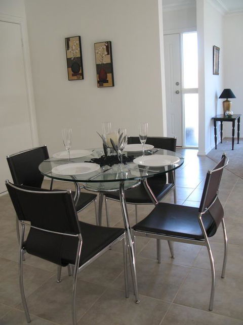 The Villa Kyabram - Mackay Tourism 3