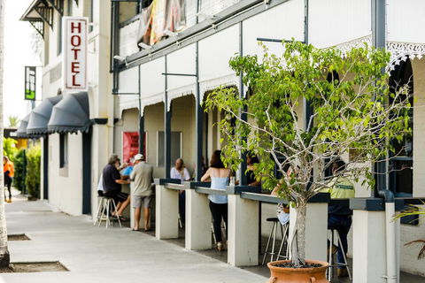 The Waterloo Bay Hotel - Mackay Tourism 1
