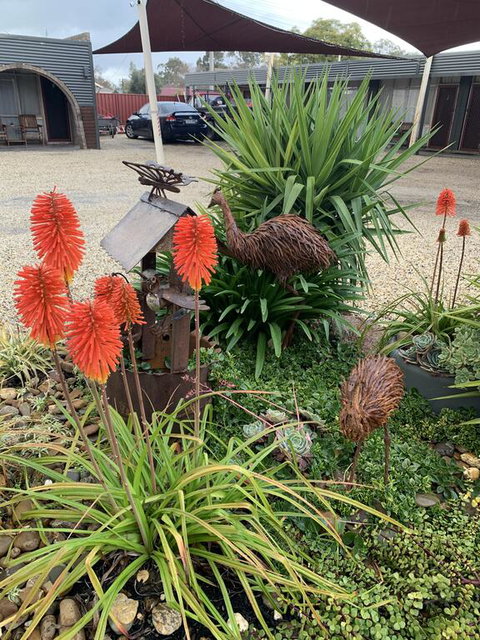 Thomas Lodge Motel - Mackay Tourism 1