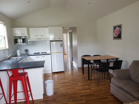 Timbertown Resort And Motel - Mackay Tourism 1