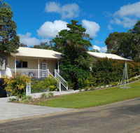 Tinaroo Sunset Retreat - Mackay Tourism