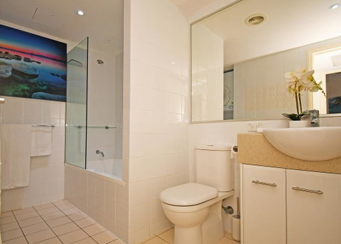 Tingeera Luxury Beachfront Apartments - Mackay Tourism 3