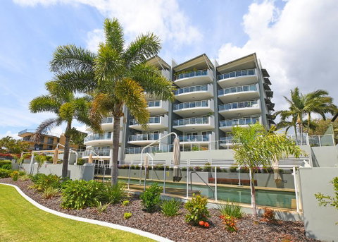 Tingeera Luxury Beachfront Apartments - Mackay Tourism 0