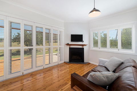 Toms Cottage - Wilgowrah -A Country Escape - Mackay Tourism 2