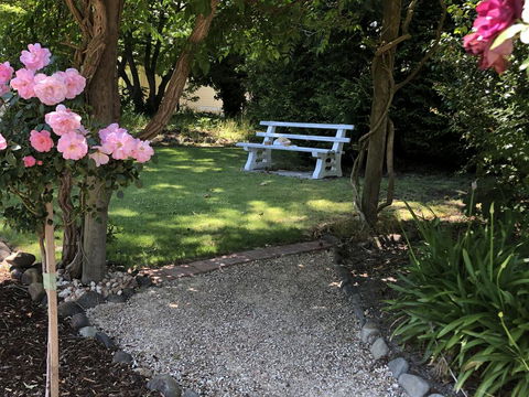 Toolebewang Farm Cottage - Mackay Tourism 0