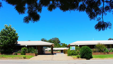 Tooleybuc Motel - Mackay Tourism 1