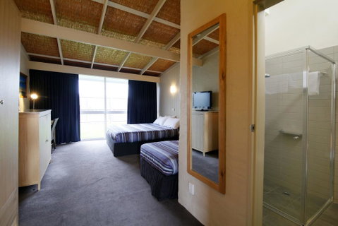 Torquay Hotel/Motel - Mackay Tourism 1