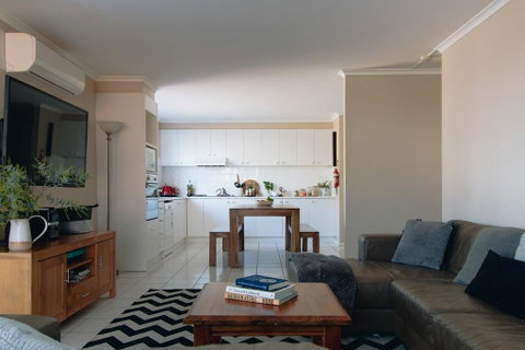 Torquay Retreats - Anderson - Mackay Tourism 1
