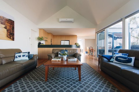 Torquay Retreats Aus - Eighteen Beach - Mackay Tourism 2