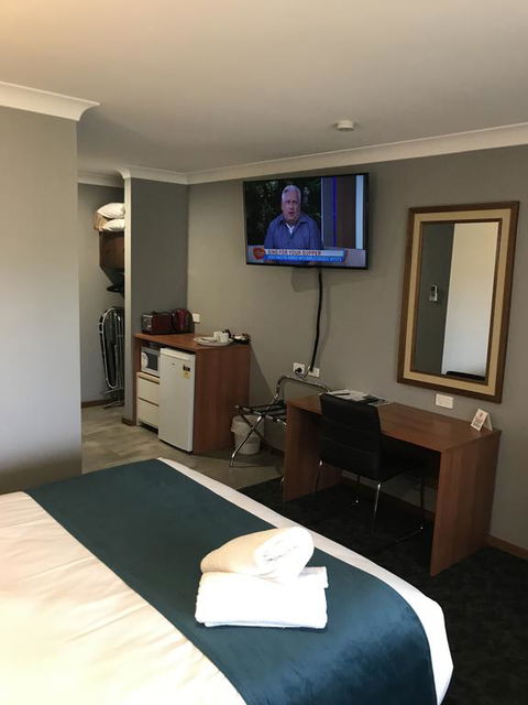 Town & Country Motor Inn - Mackay Tourism 1