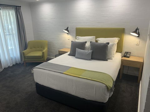 Town Square Motel - Mackay Tourism 1