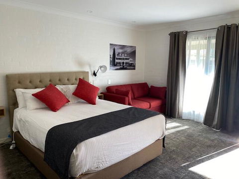 Town Square Motel - Mackay Tourism 2