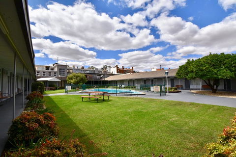 Townhouse Motel Cowra - Mackay Tourism 2
