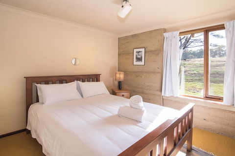 Trastevere Cowaramup Farm House - Mackay Tourism 2