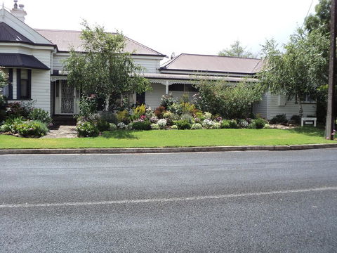 Travellers Rest B&B - Mackay Tourism 1