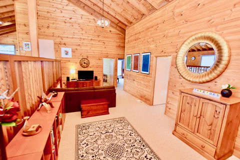 Treetops Retreat Katoomba - Mackay Tourism 3