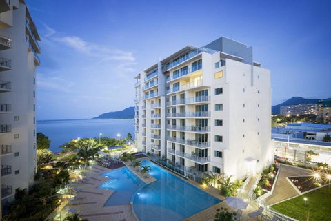Trilogy On The Esplanade. Room With A View! - Mackay Tourism 0