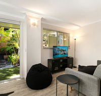 Tropical Townhouse With Two Courtyards and Pool - Mackay Tourism
