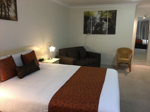 Tuckerbox Motor Inn - Mackay Tourism 0