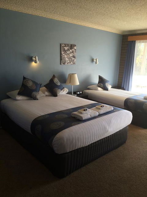 Tumut Valley Motel - Mackay Tourism 2