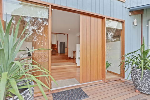 Tura Tree House - Mackay Tourism 1