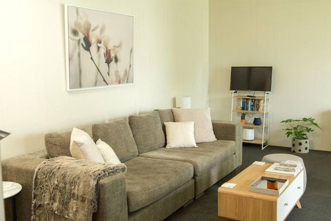 Two Bedroom Gem, Short Drive To MONA - Mackay Tourism 0