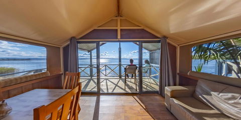 Two Shores Holiday Village - Mackay Tourism 0
