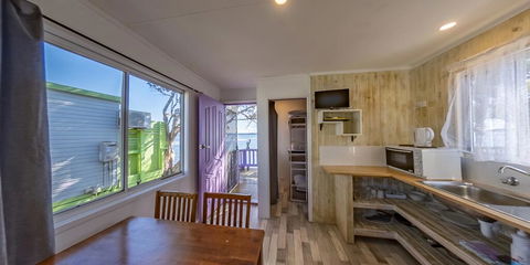 Two Shores Holiday Village - Mackay Tourism 3