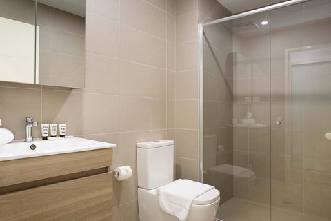 Ultra Modern Studio Suite With Balcony Near Shops - Mackay Tourism 1