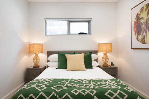 Ultra Modern Studio Suite With Balcony Near Shops - Mackay Tourism 3