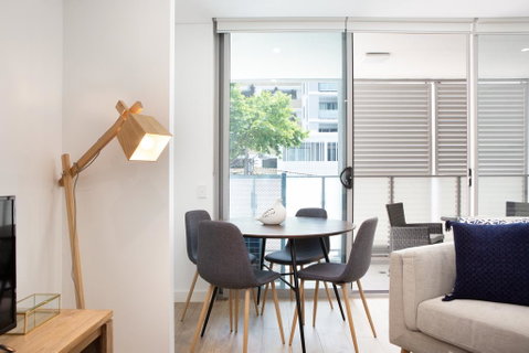 Ultra Modern Studio Suite With Balcony Near Shops - Mackay Tourism 2