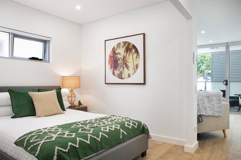 Ultra Modern Studio Suite With Balcony Near Shops - Mackay Tourism 0