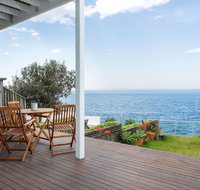 Unbelievable Clifftop Townhouse with Ocean Views - Mackay Tourism
